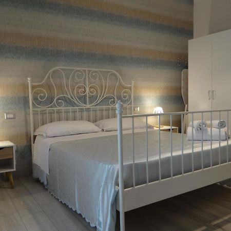 White Lady B&B Помпей Екстериор снимка