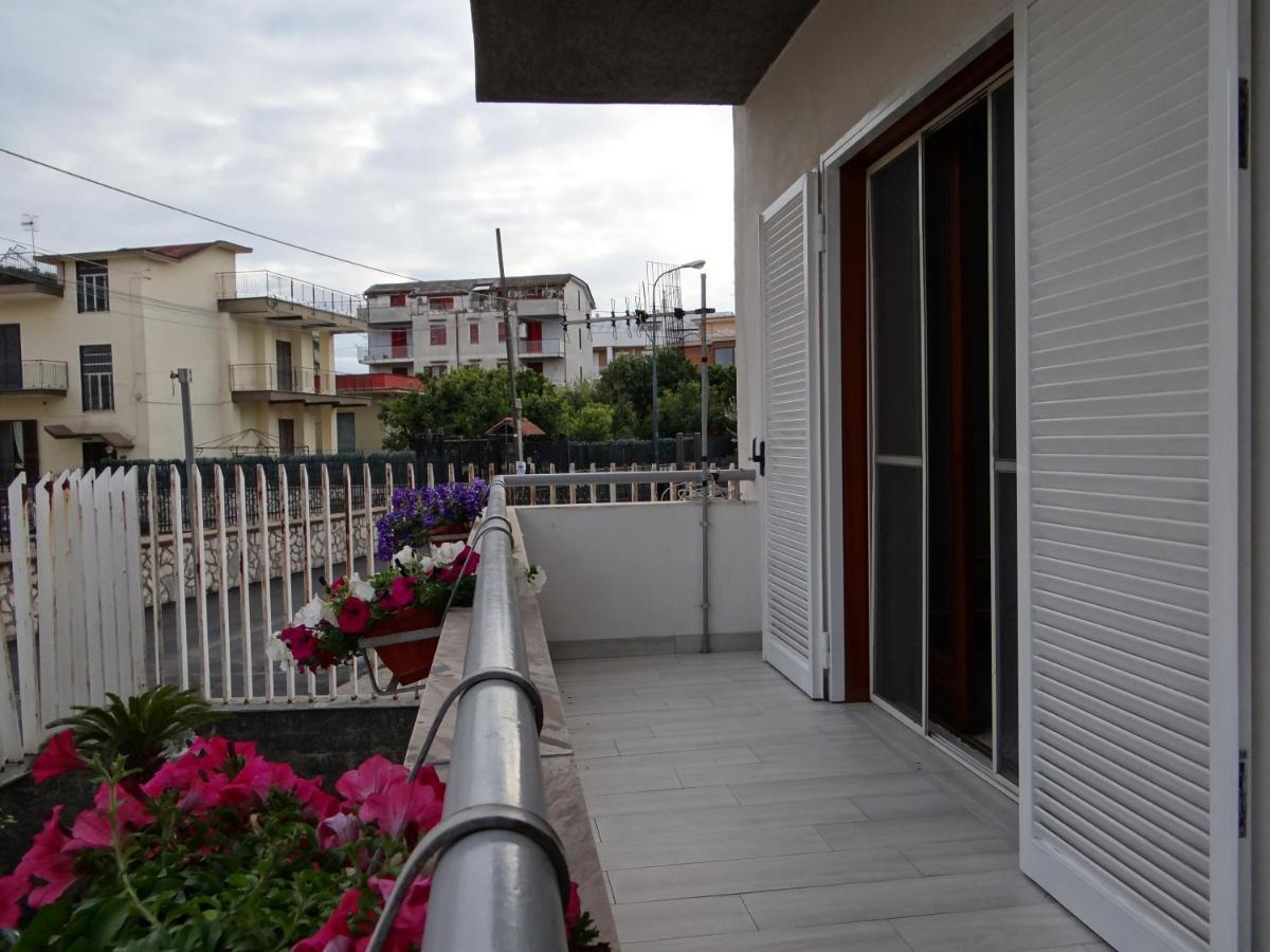 White Lady B&B Помпей Екстериор снимка