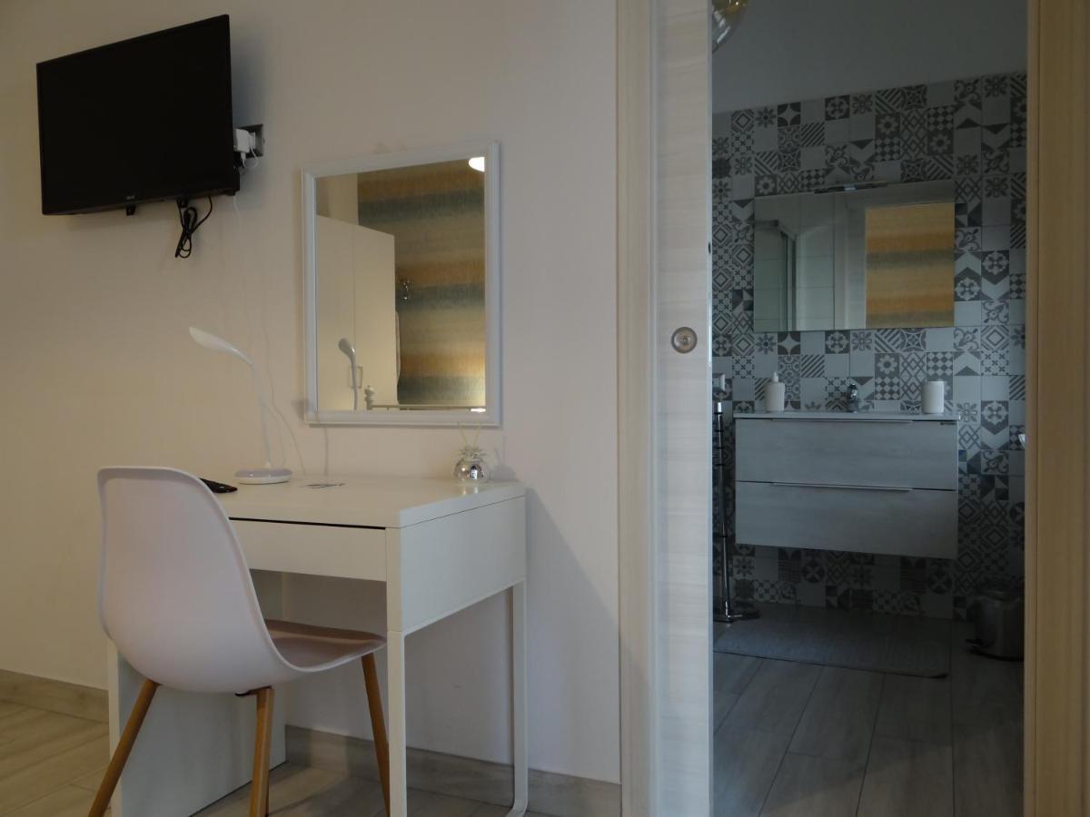 White Lady B&B Помпей Екстериор снимка